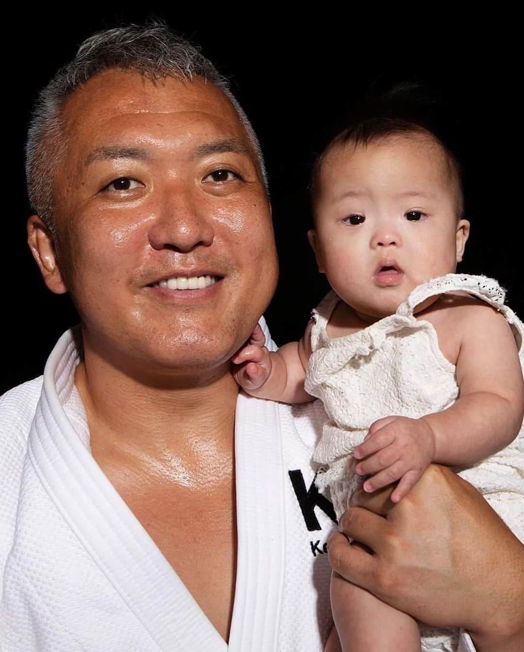 鈴木桂治さんのインスタグラム写真 (鈴木桂治Instagram)「Youtube でもお伝えしたように、鈴木家の末っ子がダウン症をもって