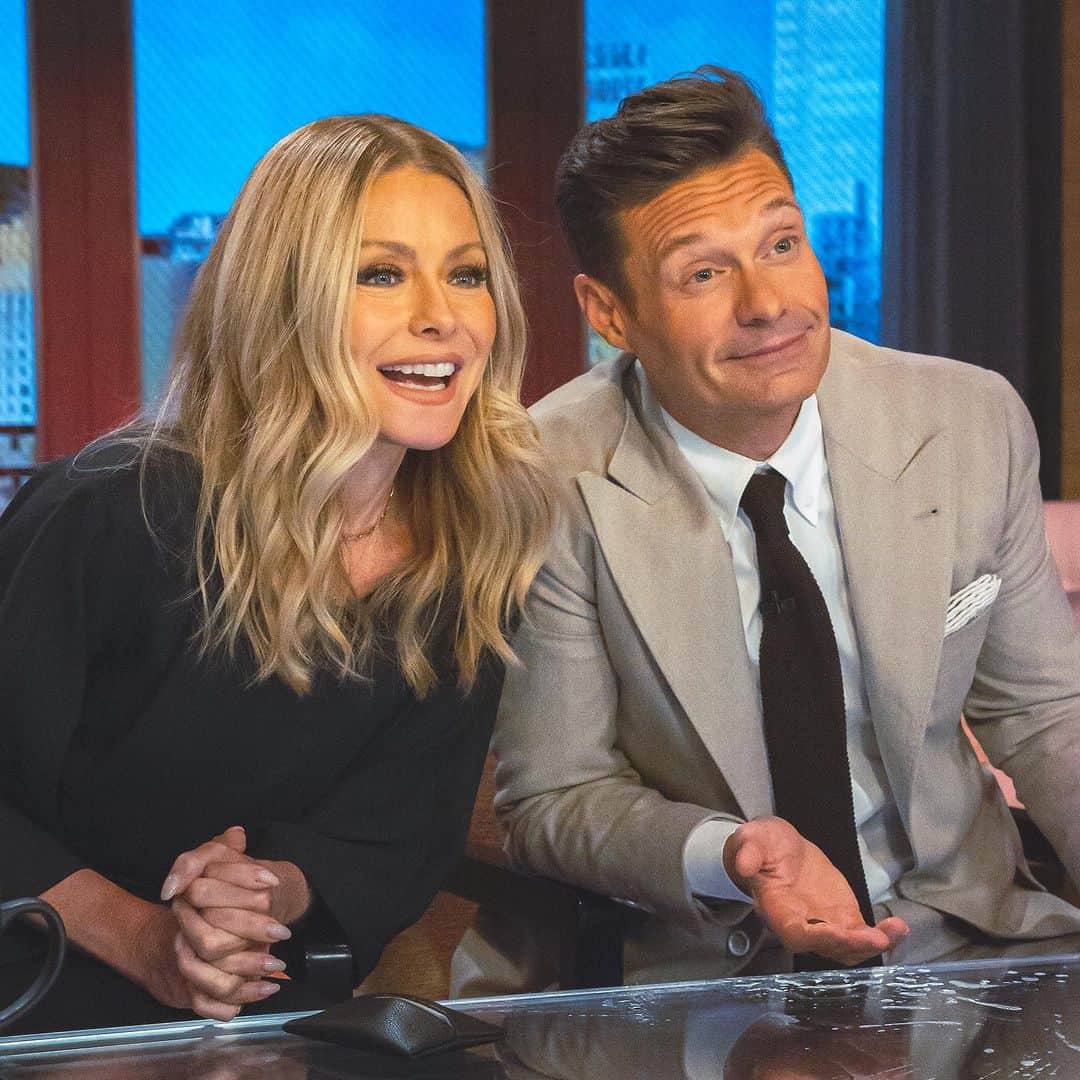 ライアン・シークレストのインスタグラム：「Happy birthday @kellyripa. I love and adore you, and you’ll always be one of my favorite people to spend my mornings with」