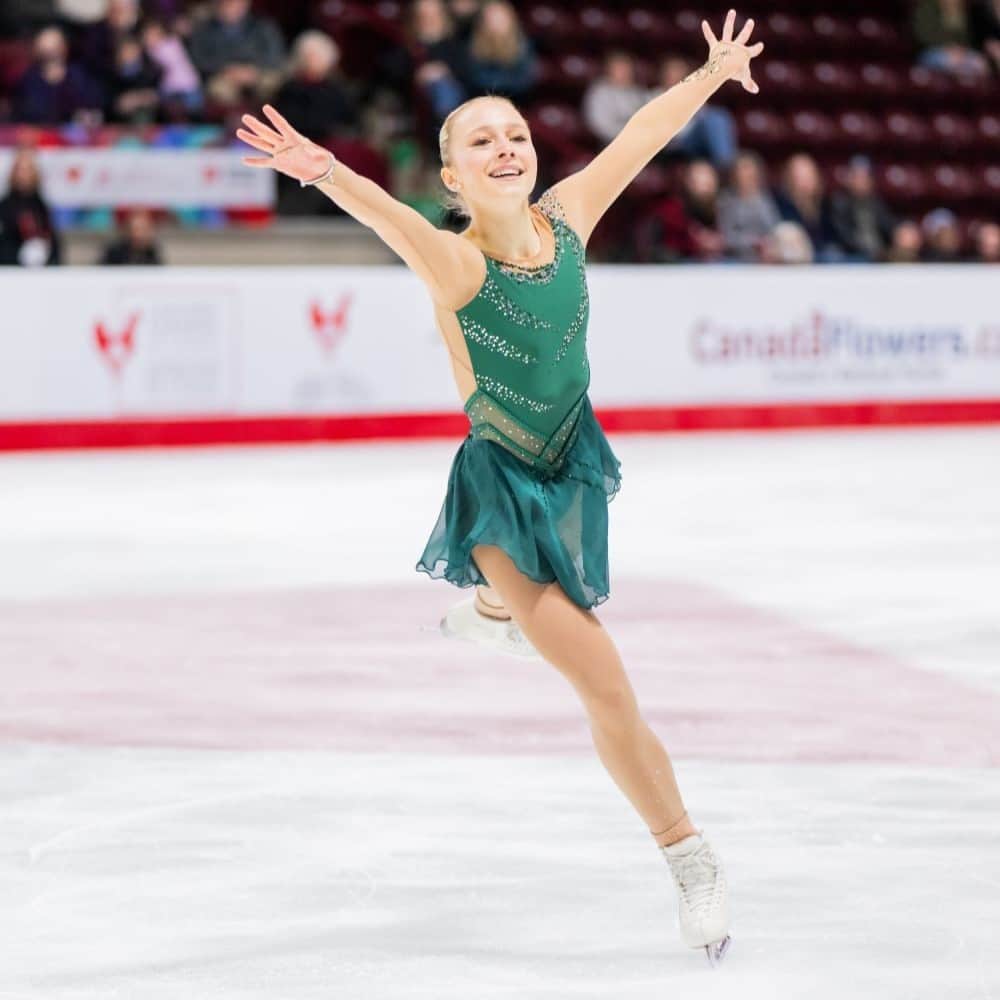 Skate Canadaさんのインスタグラム写真 - (Skate CanadaInstagram)「12 🇨🇦 athletes are off to Finland and Hungary to compete in the ISU Challenger Series prior to the start of the #GPFigure season!  Meet our teams ⬇️  Finlandia Trophy:  @fiona.bombardier @banksyiety @brokee.mcintosh & @benjamin_mimar @laurencefournierbeaudry & @nik_soerensen @lilyhensen & @nathan.lickers  Budapest Trophy: @emmy_bronsard2004 & @jacobrichmond0 @lauriaultlegac _____________  12 athlètes 🇨🇦 se rendront en Finlande et en Hongrie pour participer à la série Challenger ISU avant le début de la saison du Grand Prix!   Rencontrez nos équipes ⬆️   📸 @danielleearlphotography」10月2日 23時19分 - skate_canada