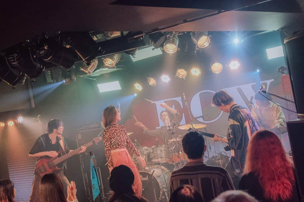 EOWさんのインスタグラム写真 - (EOWInstagram)「LIVE Photo📸 2023.10.2 DIVE TO THE 2ND presents  "BATTLE SHIPS" ROUND.1 📍原宿RUIDO w/ @divetothe2nd_official  w/ @ultra_sushistagram   M1「(this is the) DAY」 M2「ON」 M3「KIDOU」 M4「嫌んなるわ」 M5「YOLO」 M6「百花」 M7「Passage」  #eow #live #photo」10月2日 23時24分 - eow_jpn