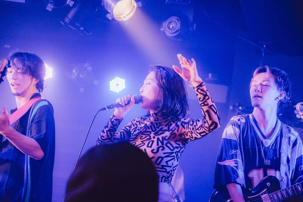 EOWさんのインスタグラム写真 - (EOWInstagram)「LIVE Photo📸 2023.10.2 DIVE TO THE 2ND presents  "BATTLE SHIPS" ROUND.1 📍原宿RUIDO w/ @divetothe2nd_official  w/ @ultra_sushistagram   M1「(this is the) DAY」 M2「ON」 M3「KIDOU」 M4「嫌んなるわ」 M5「YOLO」 M6「百花」 M7「Passage」  #eow #live #photo」10月2日 23時24分 - eow_jpn