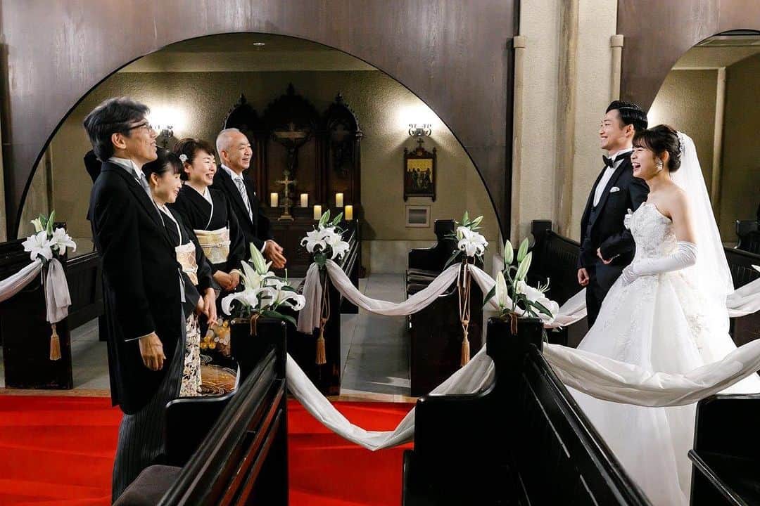 のインスタグラム：「⁡ family meet ❁⃘*.ﾟ ⁡ 「marriageに#yell を」 マリエールスタッフは皆様の結婚を応援しております 私たちと一緒に結婚式を作りましょう💍 ⁡ @marriyell_yamate をフォローして 次の情報をお待ちください💕 『#マリエール山手 』のタグをつけて ⁡ 👗衣裳専門アカウント 【 @blancdolce 】 ⁡ #名古屋 #八事 #結婚式場  #結婚式レポ #お支度ショット  #プレ花嫁 #プレ花嫁準備 #愛知プレ花嫁  #プレ花嫁さんと繋がりたい  #東海プレ花嫁 #東海花嫁  #名古屋プレ花嫁 #名古屋花嫁 #wedding #bridal #weddingdress #bouquet #weddingphotography #weddingphoto  #2023秋婚 #2023冬婚 #2024春婚 #ゼクシィ花嫁 #ブライダルフェア」