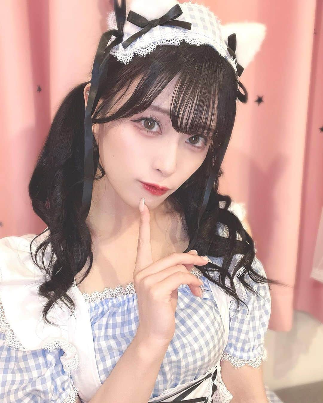 田北香世子のインスタグラム：「結局わたしでしょ？🐈🩵🖤  #メイド服 #コンカフェ #アイドル #ねこみみ」