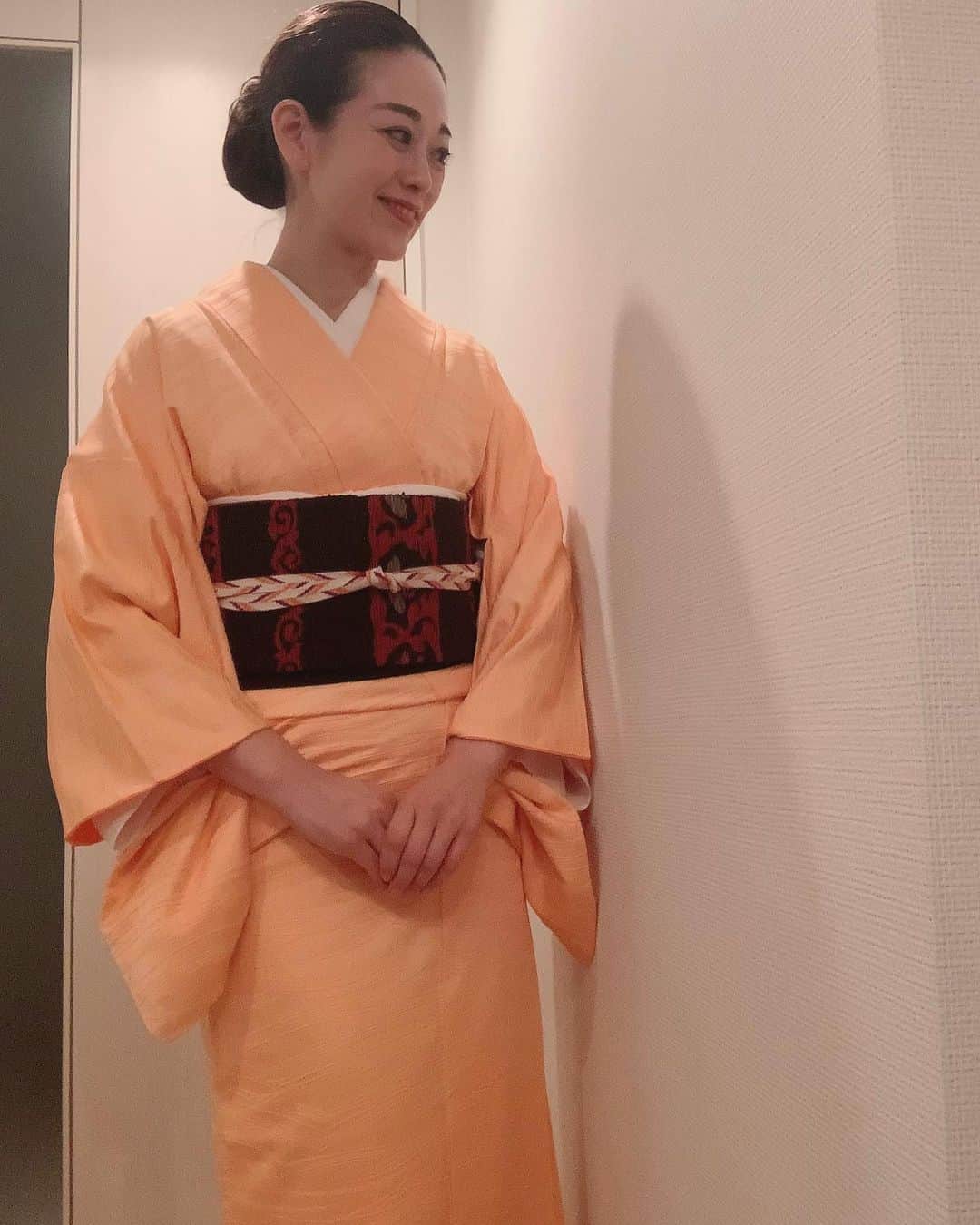 沢瀉美緒さんのインスタグラム写真 - (沢瀉美緒Instagram)「※ The way of tea 🍃 . 今日は台天目。 好きなお点前✨ . 唐物を使って天目台に天目茶碗をのせる 四ヶ伝お点前です。 . そして10月なので袷のお着物。 でも、まだまだ暑いですね🥵 . 帯は祖母の名古屋帯。 . . #urasenke #裏千家 #kimonomio #色無地 #道明 #kimono #着物 #japanesetraditional #和服 #着物コーディネート」10月2日 23時53分 - mio_omodaka