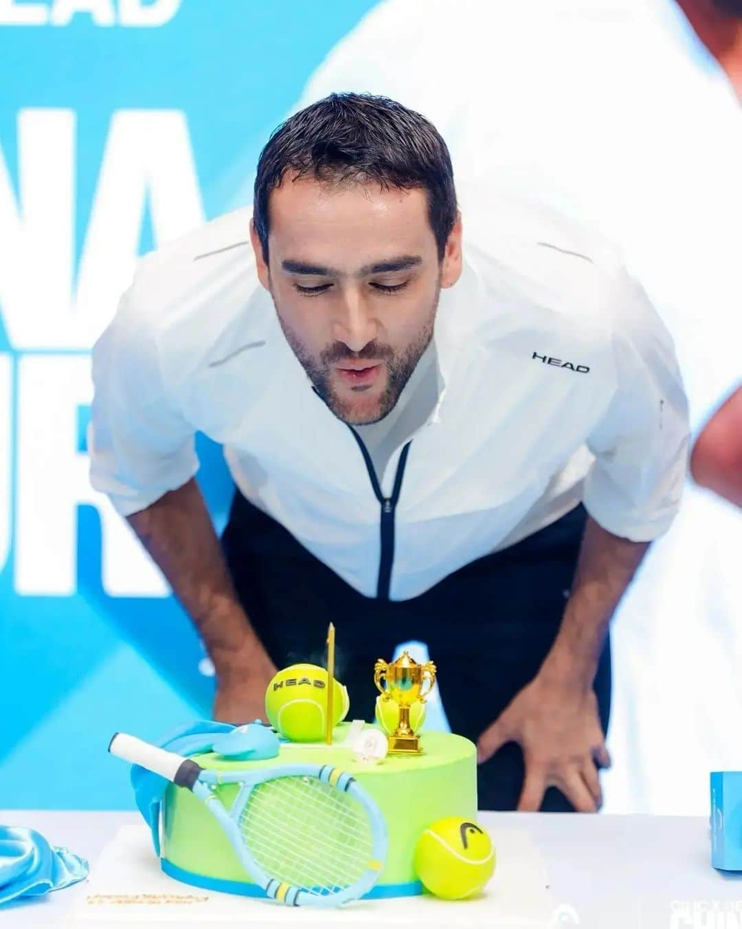 マリン・チリッチさんのインスタグラム写真 - (マリン・チリッチInstagram)「Thanks to the team at HEAD China, @headtennis_official & HLA for going above & beyond to put on such an incredible event in Shanghai! One of the things I miss most from the tour is getting to interact with the fans. It was great seeing my fans in China after so long. I can’t wait to be back! ☺️🎾🎊⠀⠀ .⠀⠀ .⠀⠀ #teamHead #tennis #HLA #Shanghai @headsportswear」10月2日 23時54分 - marincilic