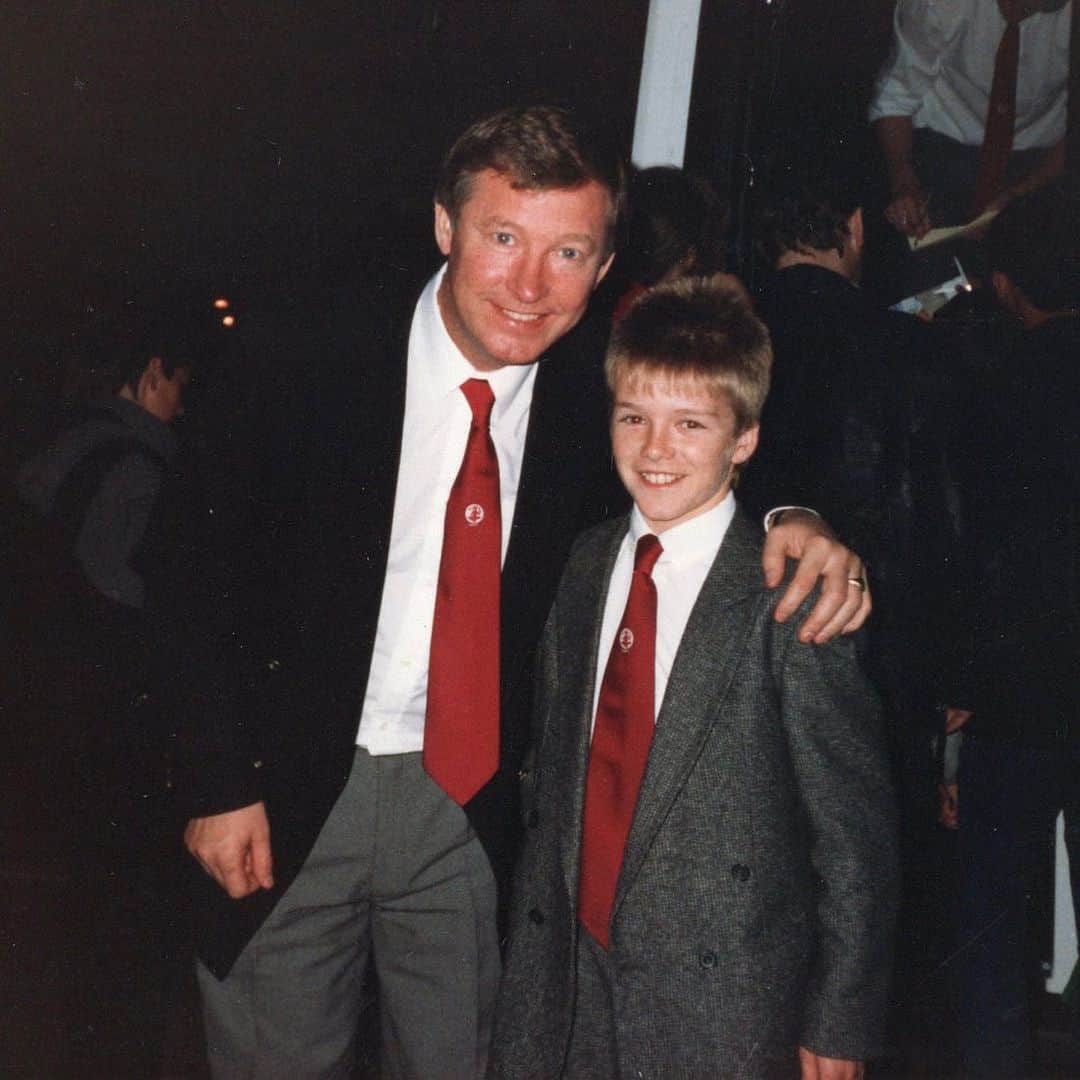 のインスタグラム：「The Boss… one of the most important people in my life from the day I first met him aged 12… #BECKHAM streaming 4th October on @netflix 🔴 @manchesterunited」