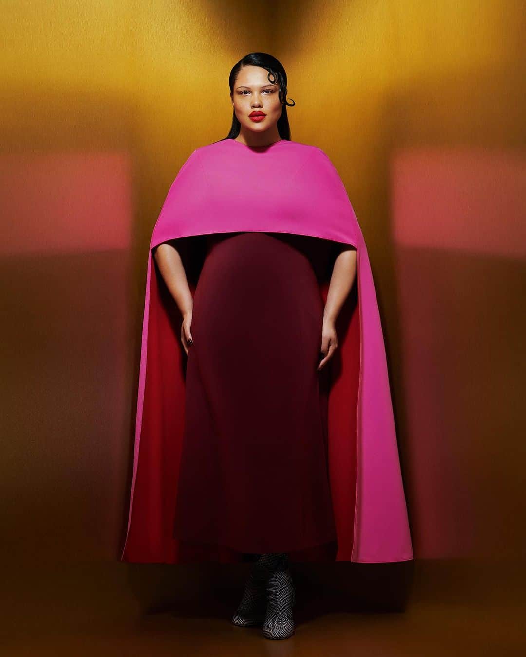 メアリーカトランズさんのインスタグラム写真 - (メアリーカトランズInstagram)「A key piece in the Mary Katrantzou x Marina Rinaldi size-inclusive collection, the tri-toned dress with the removable cape is an ideal option for a sleek body-con look. #MarinaRinaldiByMaryKatrantzou  Shop it online on www.marinarinaldi.com」10月3日 0時05分 - marykatrantzou