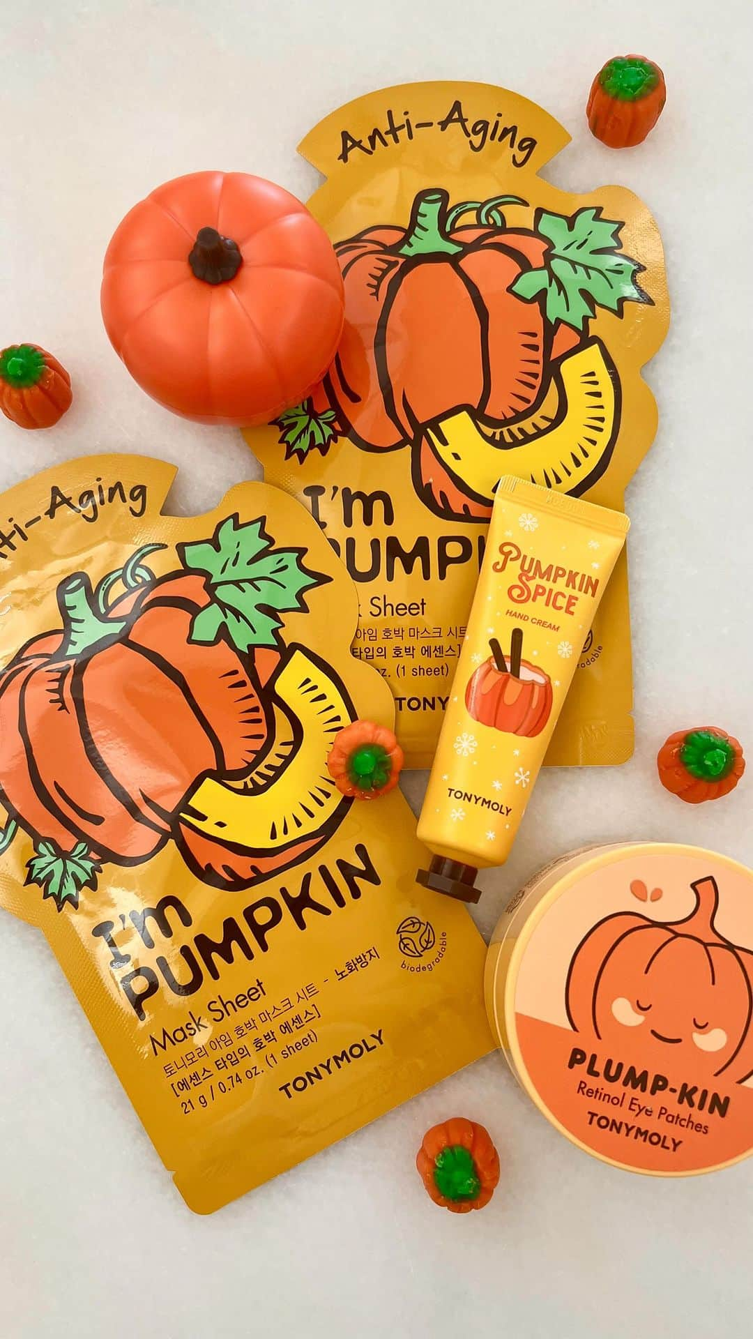 TONYMOLY USA Officialのインスタグラム：「🎃🧡🍂🍁✨🫶 vibes #xoxoTM #TONYMOLYnMe」