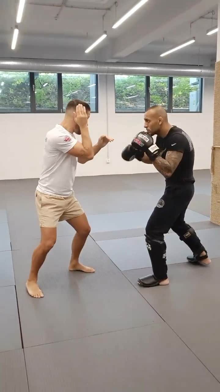 アンディ・サワーのインスタグラム：「#KWUSENSHI camp 14-17.09.2023 Varna, Bulgaria #kwunion #fullcontact #combatsports」