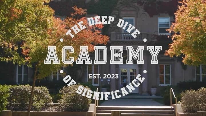 ジューン・ダイアン・ラファエルのインスタグラム：「We work on a rolling admission schedule. Please use code JDR for 15% off tuition. Link in biography. - Headmistress Raphael」