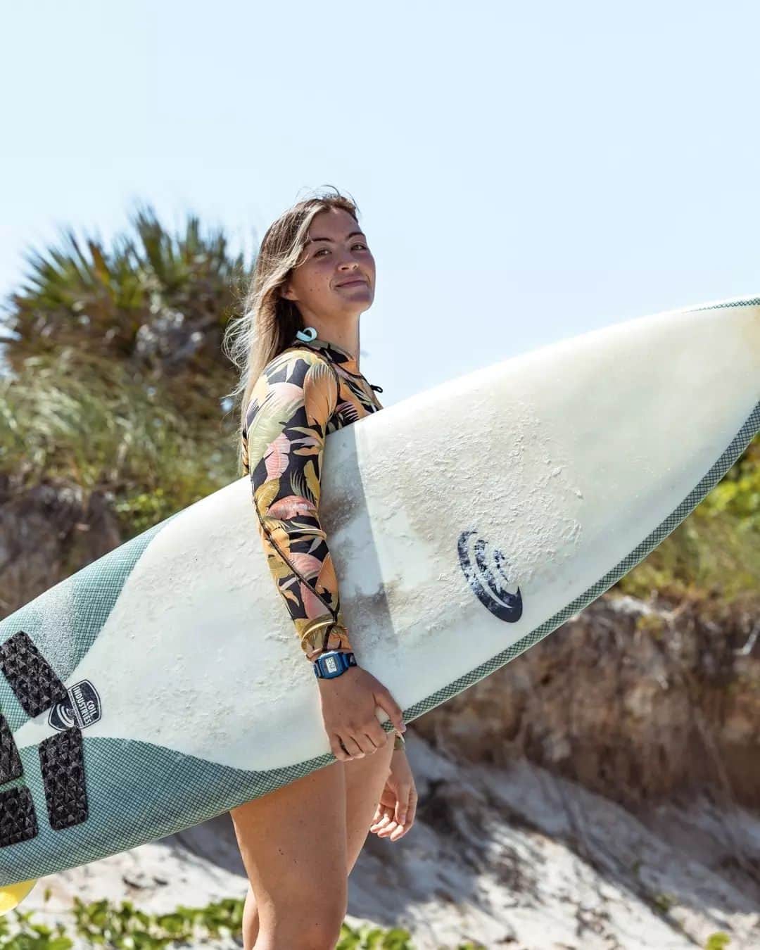フリースタイルさんのインスタグラム写真 - (フリースタイルInstagram)「Shark Classic Mission Beach captures the essence of surf culture 🏄‍♂️ and the sun-soaked vibes 😎☀️ of Mission Beach, San Diego 🏖️. A tribute to the cherished spot of avid surfers 🌊. Bring the spirit of the waves right to your wrist ⌚️ @freestylewatches   _ #myfreestylewatch #missionbeach #sandiego #surfculture #surfwatch #surfstyle #beachlife #sunsoaked #surfer #surfsandiego #surfvibes」10月3日 0時21分 - freestylewatches