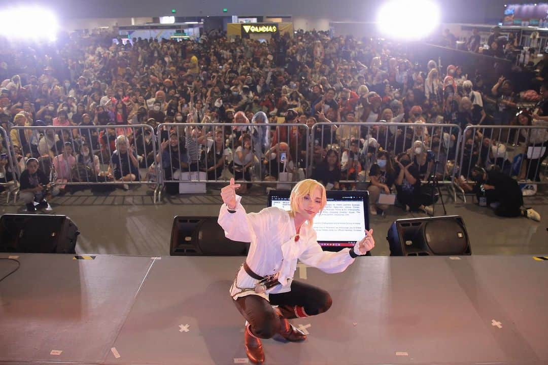 ナイトのインスタグラム：「Thank you Philippines for an amazing weekend at Cosplay Mania @cosplayph 💜 Your love and support means the world to me, see you next time!」