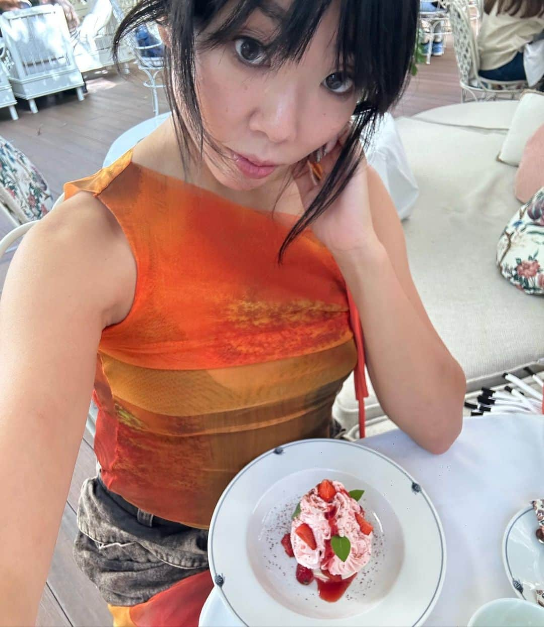 スージー・ロウさんのインスタグラム写真 - (スージー・ロウInstagram)「I managed to have a three course brunch during fashion week 😱😱😱 And matched the outfit to the dish whilst I was at it 😆」10月3日 0時29分 - susiebubble