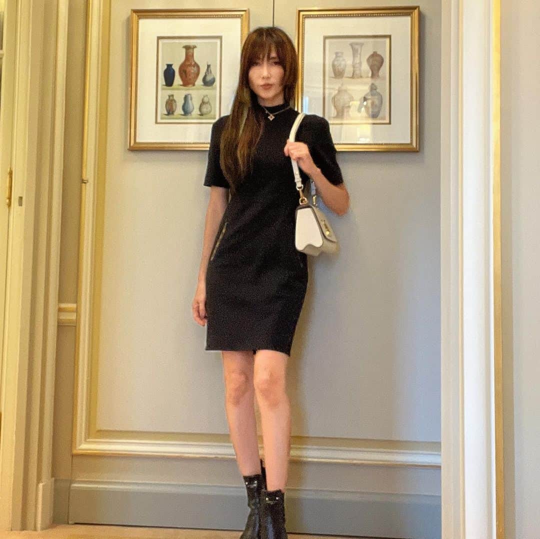 工藤静香さんのインスタグラム写真 - (工藤静香Instagram)「2024 春　夏　コレクション   風を感じるようなしなやかさと、芯のある強さもあり、 とても素晴らしいshowでした✨  Thank you @louisvuitton @nicolasghesquiere」10月3日 0時55分 - kudo_shizuka