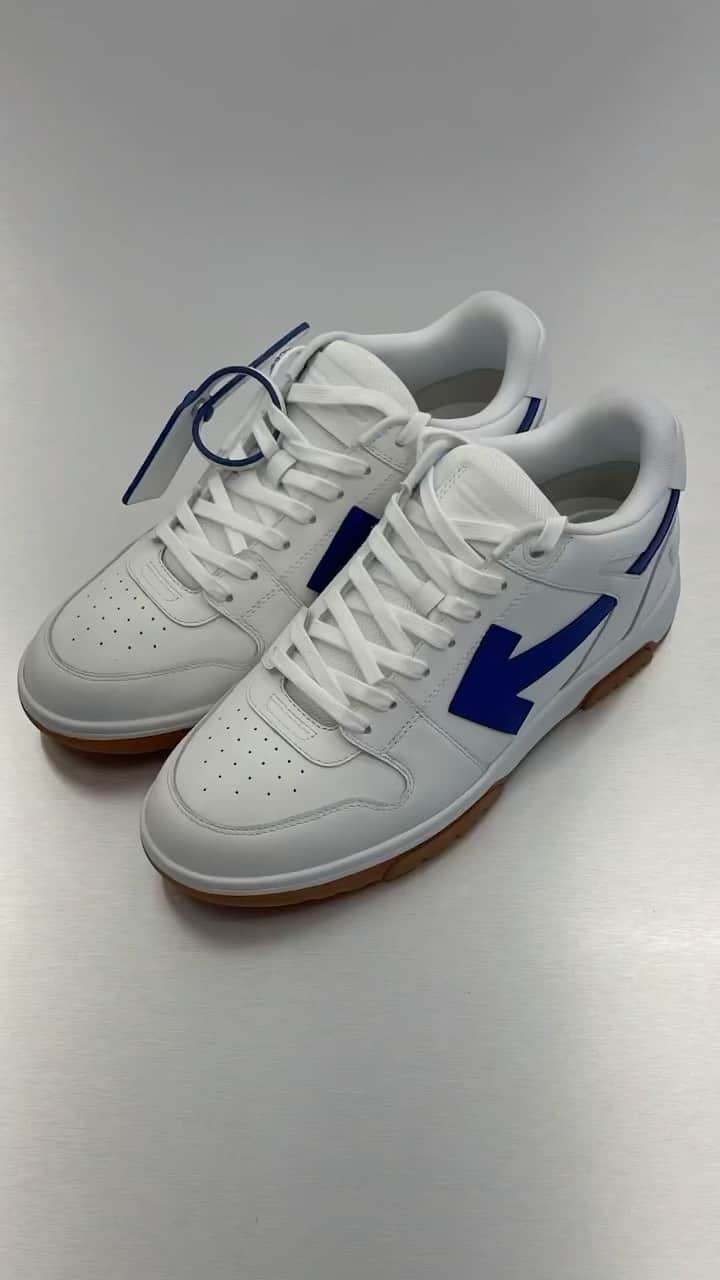 のインスタグラム：「“Out Of Office”   ~ off---white.com」