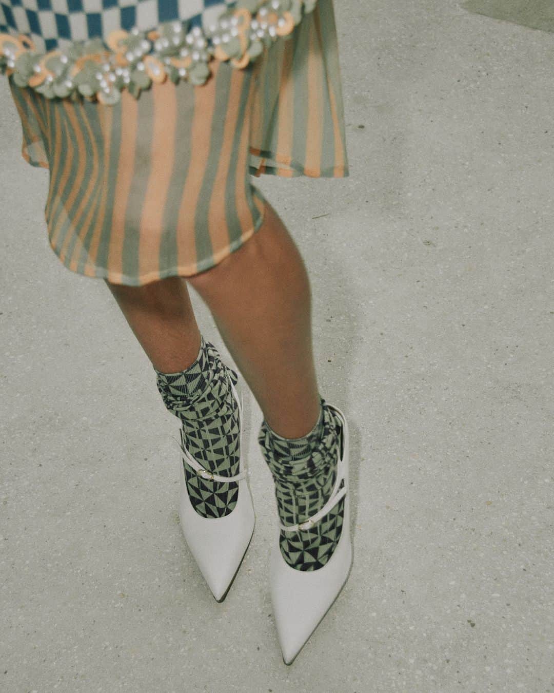 のインスタグラム：「WOMEN SPRING SUMMER 2024  Unfamiliar familiar.  Shoes and bags.  See more of the collection on driesvannoten.com  #DriesVanNoten #DVNSS24 #PFW」