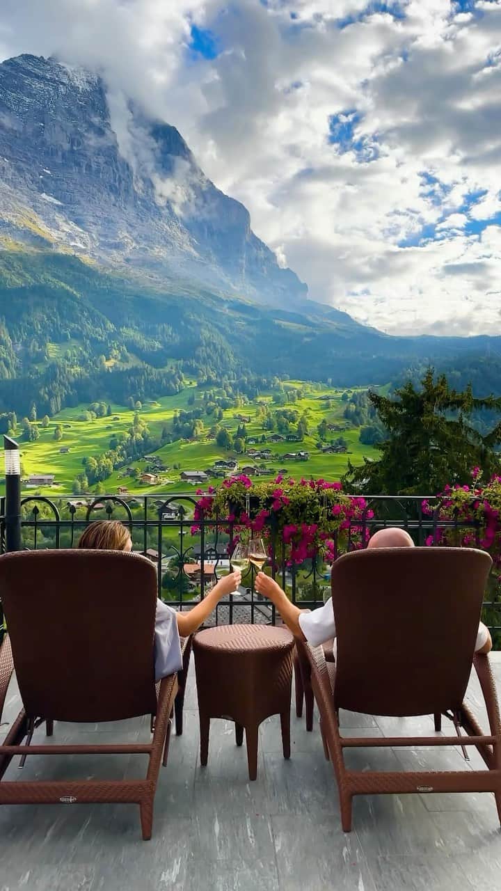 BEAUTIFUL HOTELSのインスタグラム：「@cameronkernahan unveils the timeless charm of Hotel Belvedere in Grindelwald, Switzerland! 🇨🇭 Offering stunning views of the Swiss Alps, a pillow menu and ample spa and wellness facilities, guests are sure to leave feeling refreshed and restored. 😌  📽 @cameronkernahan 📍 @belvederegwald, Grindelwald, Switzerland 🎶 Aphex Twin - QKThr」