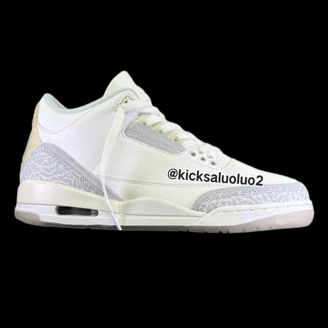 Sneaker Newsさんのインスタグラム写真 - (Sneaker NewsInstagram)「FIRST LOOK at the Air Jordan 3 "Ivory"! Do you notice both the NIKE AIR and Jumpman logo on the heel? Tap the link in our bio for a closer look.」10月3日 1時01分 - sneakernews