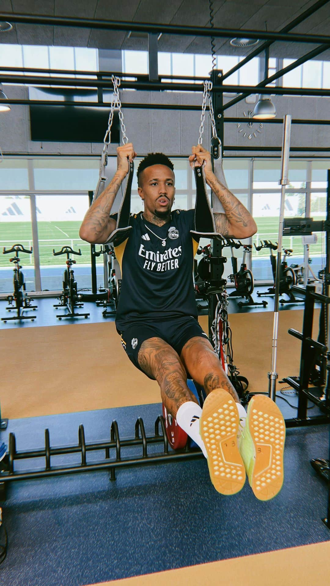 エデル・ミリトンのインスタグラム：「Pouco a pouco! 💪🏾 @realmadrid」