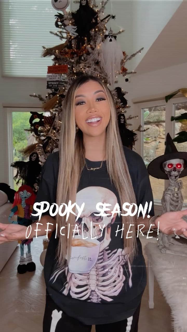 リアン Vのインスタグラム：「Spooky season is here! 💀🎃 @shoplianev」