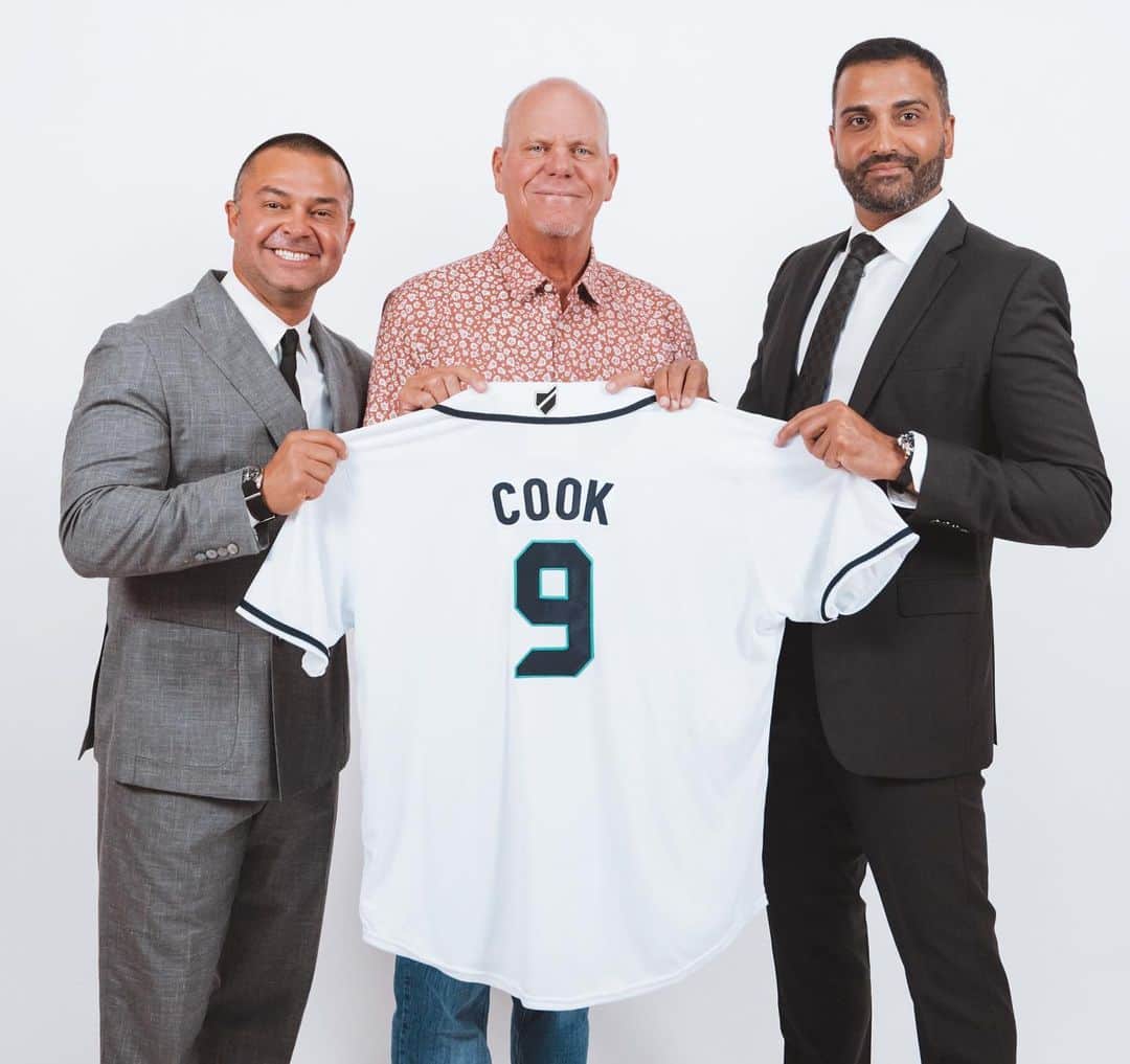 ニック・スウィシャーのインスタグラム：「Grateful to add another incredible @mlb alum to our @baseballunited family. Dennis Cook will manage our Abu Dhabi-based franchise. The Falcons will begin play next year.  "Cookie" spent 15 years in the Big Leagues, and won a World Series title in 1997 with the @marlins. He pitched over 1000 innings for several contending teams, including the @sfgiants, @phillies, and @dodgers.  He's currently a coach at @northwesternu, and he's been a pioneer of International baseball for many years, including coaching Sweden's national team. He also starred at my alma mater, @utaustintx (#HookEm 🤘).  Cookie is one of the most passionate and dedicated baseball people in the business, and its an honor to have him onboard. He will partner with Baseball United Co-Owner and former @yankees All-Star, @yourboyswish, who has been named the Falcons' Honorary GM. Nick has been everywhere doing everything for our organization, and I truly appreciate his commitment and hard work.  Both Swish and Cookie will be on the ground with us later this year at our Showcase in #Dubai. 🙏 ⚾   #baseball #baseballunited #mlb #wbsc #middleeast #sportsbusiness #entrepreneurship #abudhabi」