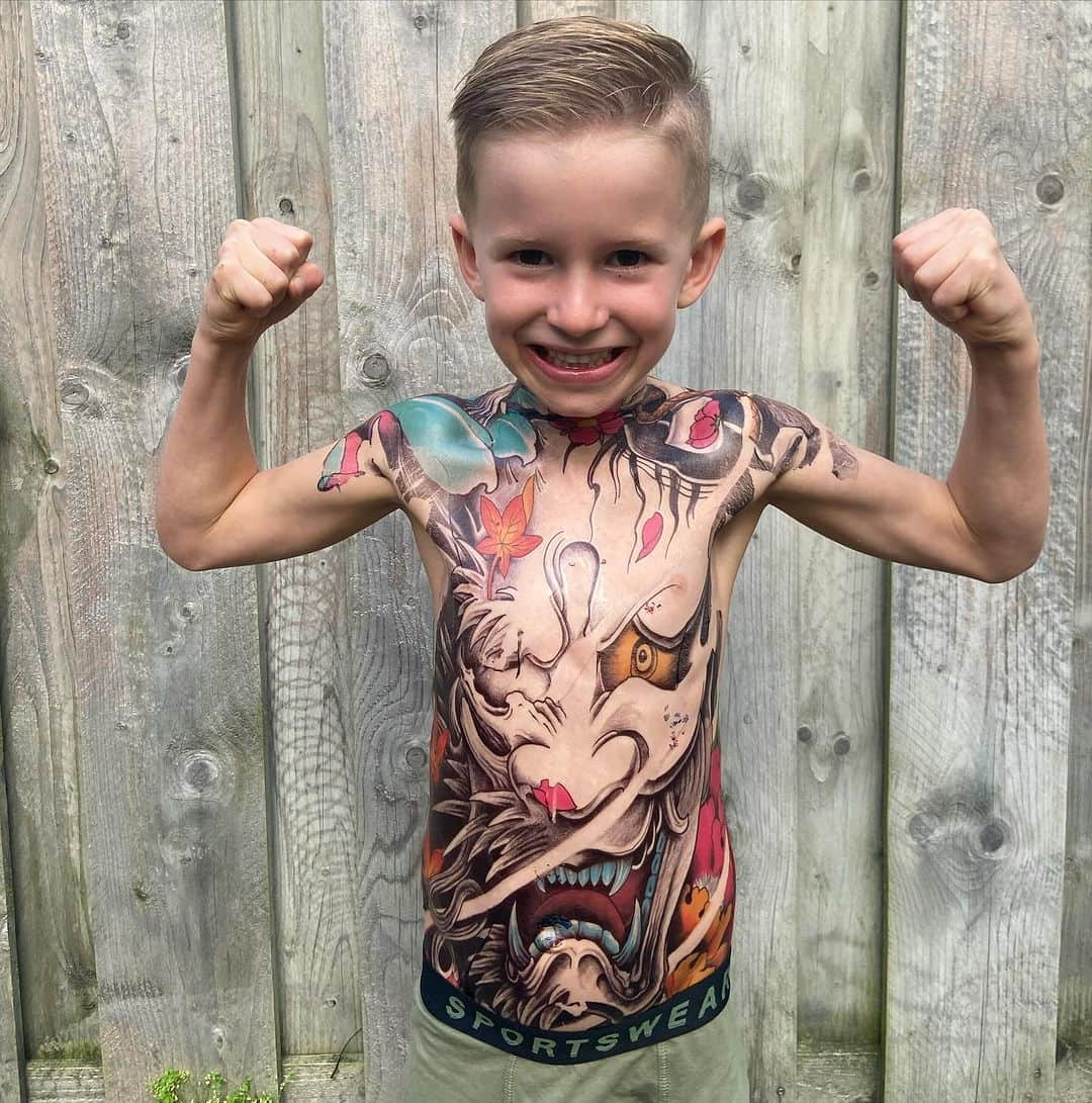 ベン・ソーンダースのインスタグラム：「Benji the Tattoo Man part3」