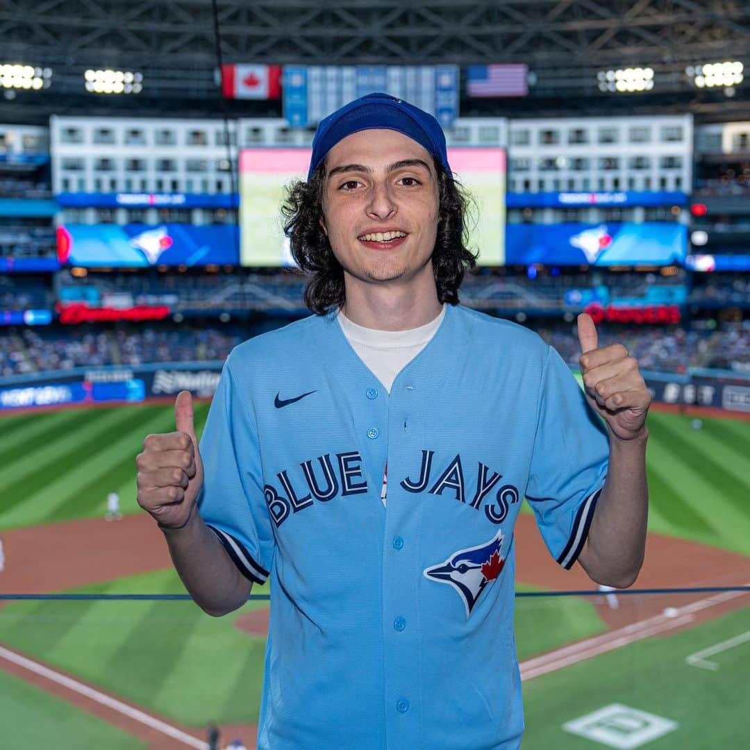 のインスタグラム：「What do these stars all have in common? They’re cheering for the Blue Jays this week 🇨🇦」