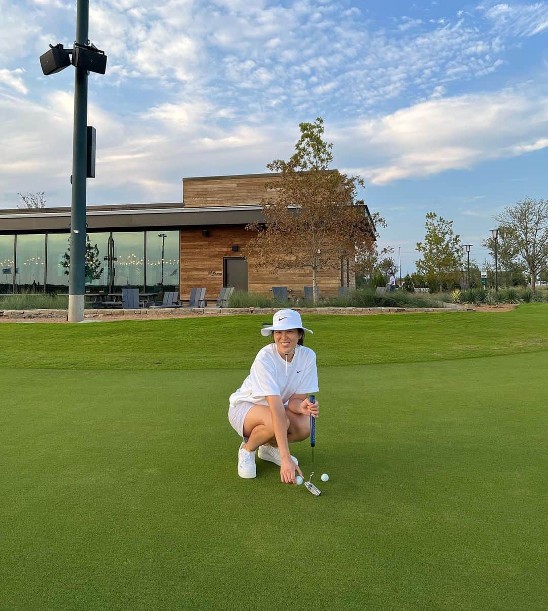 ハー・ミジョンのインスタグラム：「지안이퍼터 히힛 #tx #frisco #golf」
