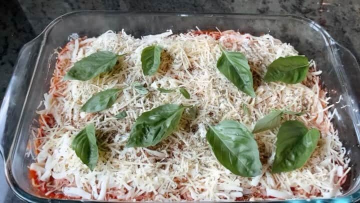フェイス・エヴァンスのインスタグラム：「So, I went in #FizzysKitchen & did a thing…. lasagna-style eggplant parmesan, spaghetti & arugula salad」