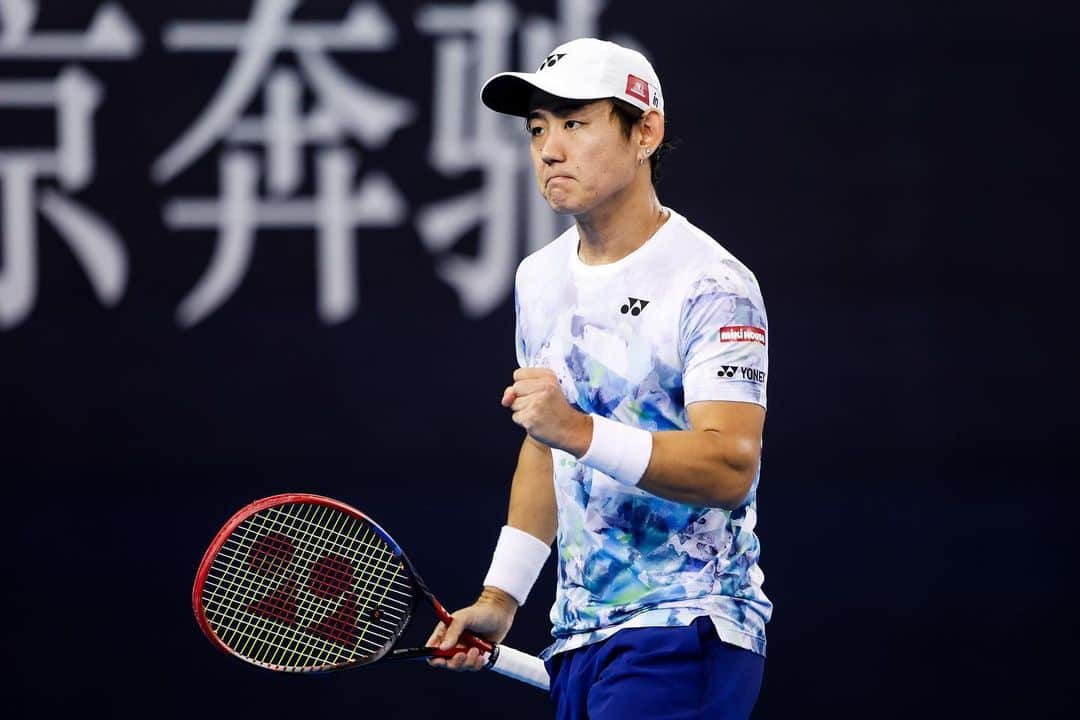 西岡良仁のインスタグラム：「Tough second round in Beijing now I’m already in Shanghai and start @rolexshmasters from tomorrow. Very tight schedule but keep fighting.  #china #beijing #shanghai #atptour #masters #atp1000 #asia #中国　#北京　#上海　#マスターズ　#アジア　#テニス」