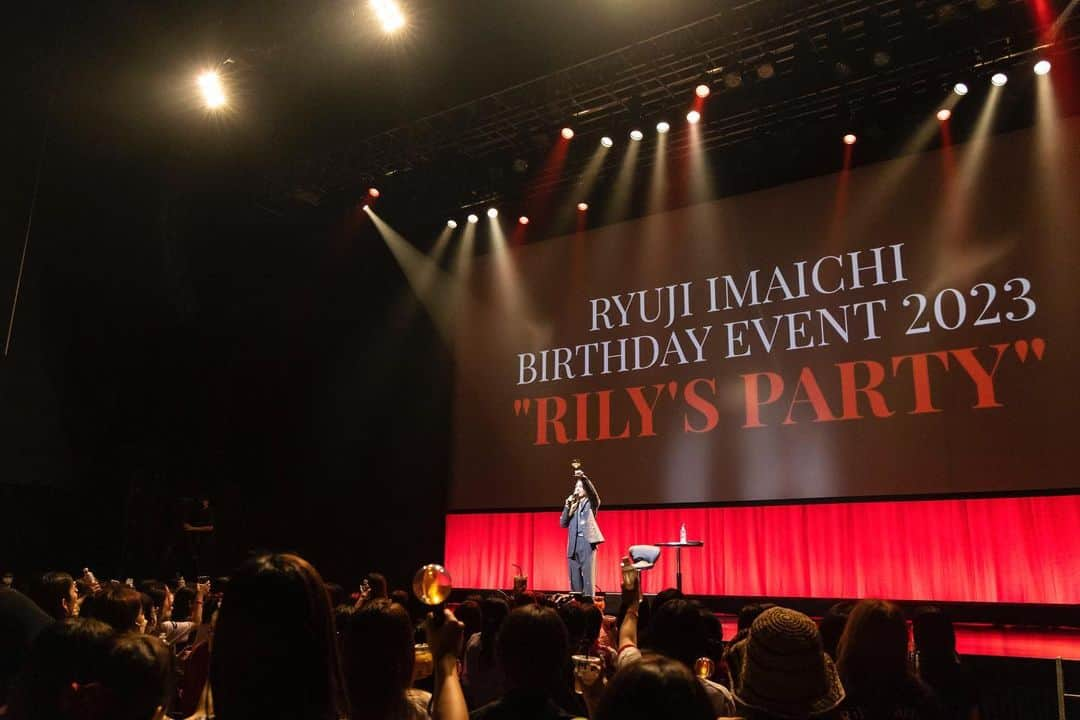 月刊EXILEのインスタグラム：「EXILE TRIBE MAGAZINEを更新！  EXILE TRIBE MAGAZINEにて、9月2日に行われた『三代目 J SOUL BROTHERS OFFICIAL FAN CLUB presents RYUJI IMAICHI BIRTHDAY EVENT 2023 "RILY'S PARTY"』のレポートを公開📝 この日だけの特別でプレミアムなイベントの模様をお届けします🌹  #EXILETRIBEMAGAZINE #RILYSPARTY #今市隆二  ※こちらは三代目 J SOUL BROTHERS FC限定公開になります。」