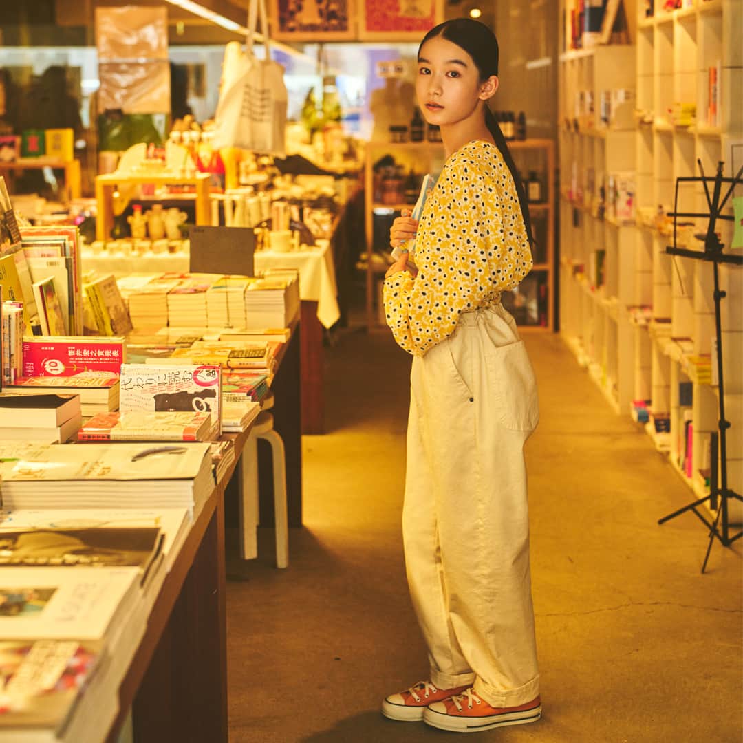 リーさんのインスタグラム写真 - (リーInstagram)「FLeeasy　＜フリージー＞ サイズ・体型・性別不問。 コレ1本でOKな驚異のイージーパンツ。  Riko Fujinaka　151cm  ■FLeeasy取り扱い店舗 ・Lee SHOP各店舗 ・EDWINオンラインモール  #lee #leejapan #leejeans #fleeasy #リー #リージャパン #フリージー #フリージーのある生活 #驚異のイージーパンツ」10月3日 12時00分 - leejeansjp