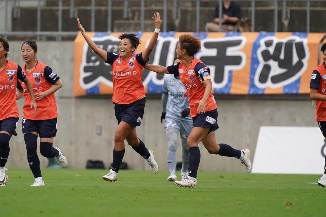 有吉佐織のインスタグラム：「🐿️🧡  雨の中、応援ありがとうございました！！ VENTUSにきて長野に初勝利！！ 船木の移籍後初ゴール！！ ただ、得失点差で決勝にはいけず。 悔しいでしかないけど カップ戦全試合チームとして 攻守にわたり連動してアグレッシブなプレー 全員がひとつになって 自分らしさ、VENTUSらしさを表現しようと とても良いチャレンジができたと思います  11月11日のリーグ開幕戦に向けて さらに磨きをかけていきたいと思います  開幕戦までまた少し時間が空きますが 引き続き応援よろしくお願いします！  #大宮アルディージャventus  #🐿️🧡 #weリーグカップ  #船木ナイッシュー」