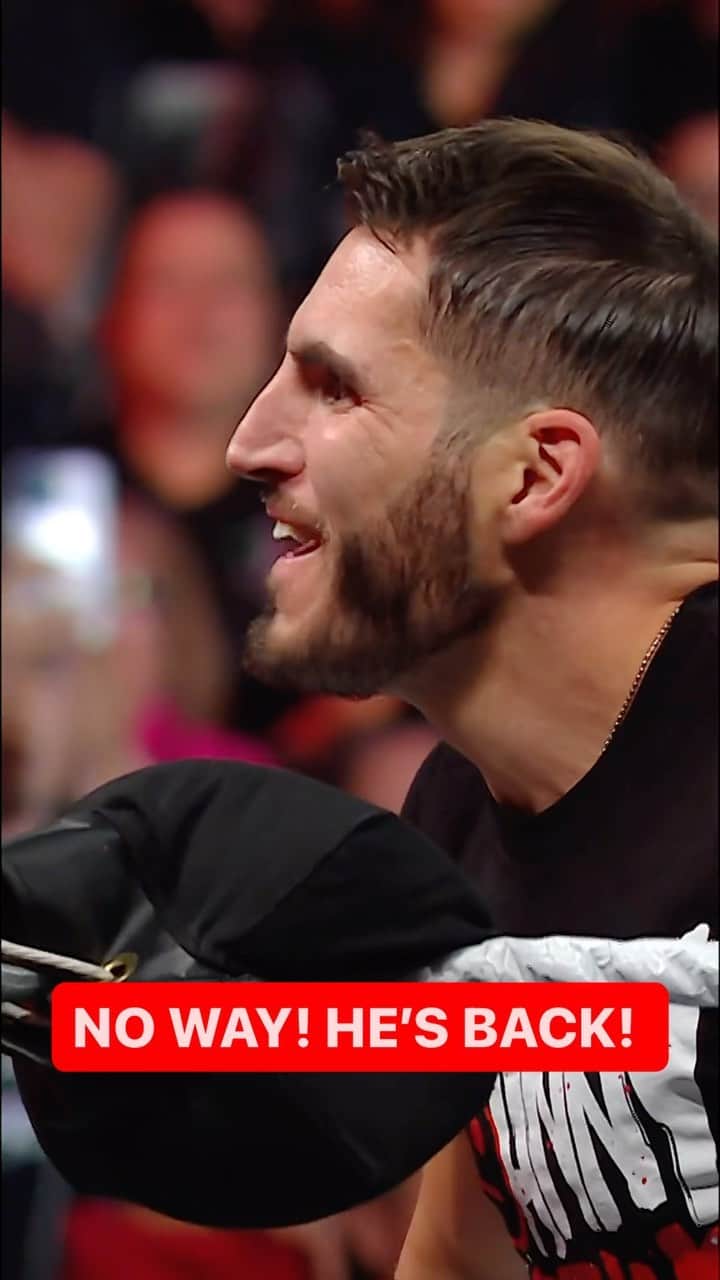 WWEのインスタグラム：「@johnnygargano returned to save @ciampawwe! Welcome back, Johnny! 👏👏👏 #WWERaw」