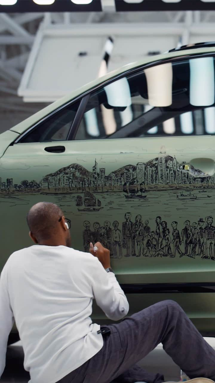 ベントレーのインスタグラム：「The Belonging Bentayga, hand-painted by Stephen Wiltshire MBE, British architectural artist and autistic savant.   Stephen was diagnosed with autism aged three and, from childhood, he has communicated through the language of drawing and art with his sketches. Known for his ability to draw a landscape after seeing it just once, his detailed cityscapes have earnt him plaudits from around the world.   Here at #Bentley, we see the fundamental importance of diverse experiences and perspectives, and are committed to creating an environment throughout all parts of our business that aims to enhance diversity and inclusion.」