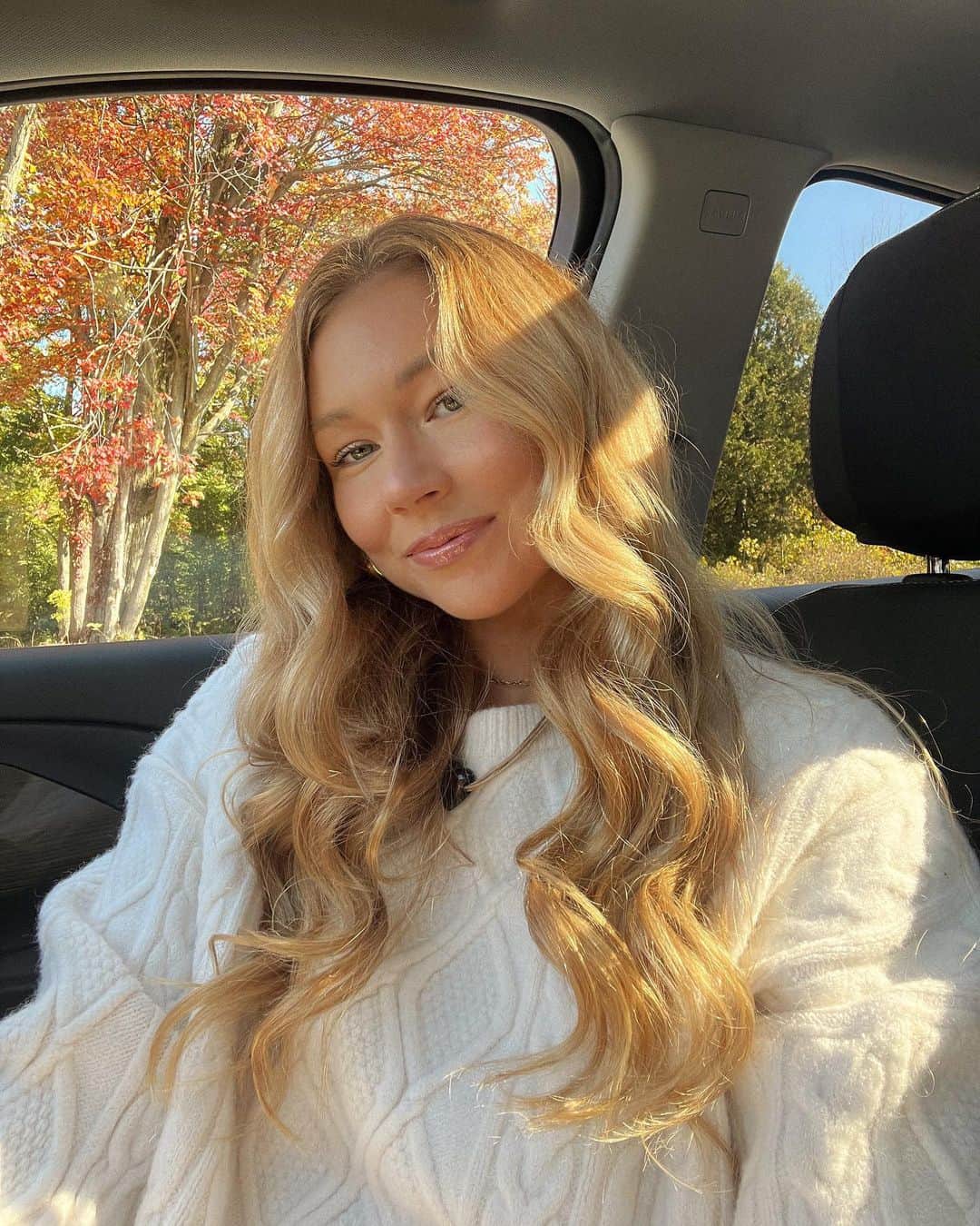 のインスタグラム：「New hair for the fall 🍂🍒🧡」