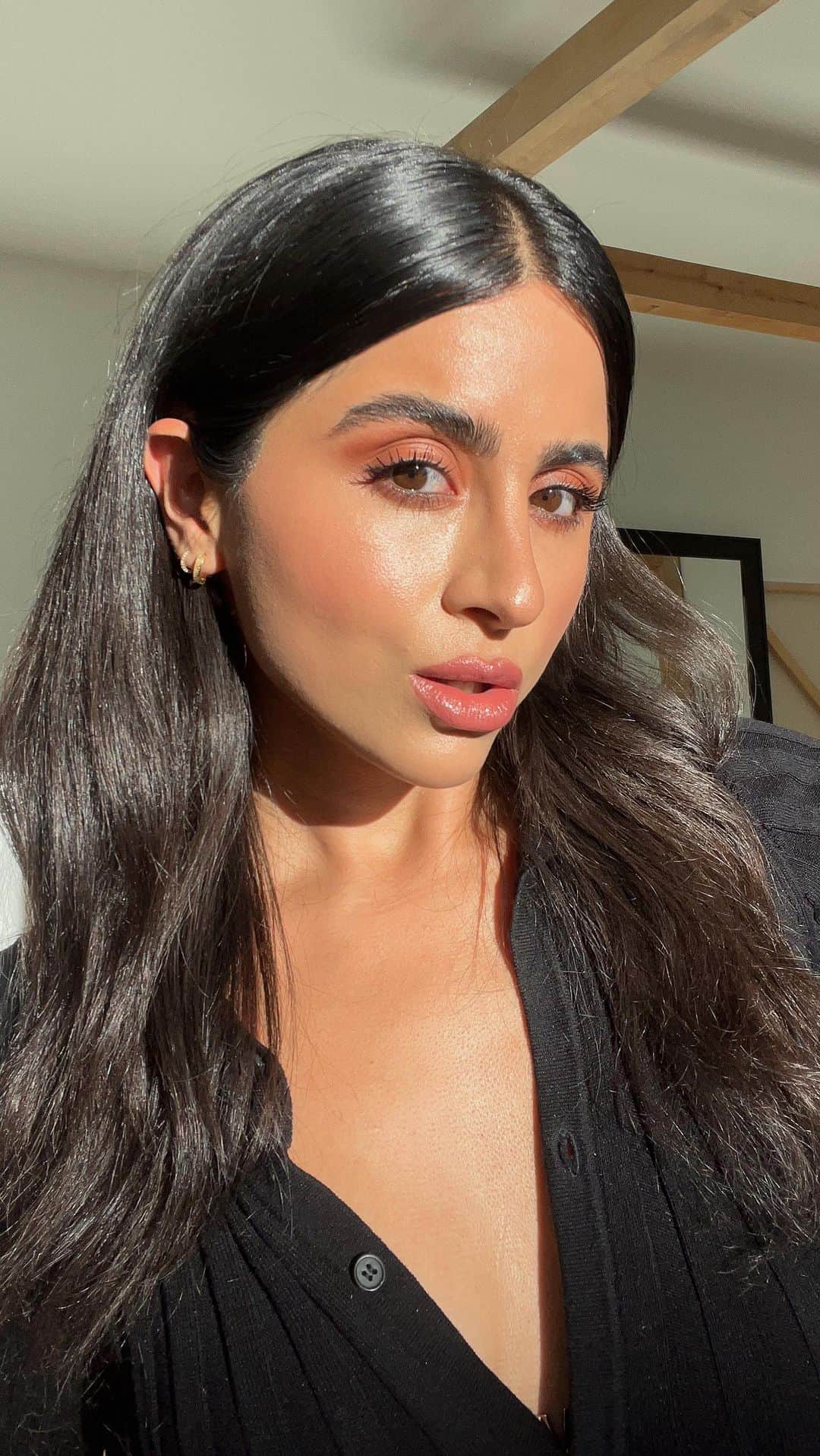 Revlonのインスタグラム：「It’s giving PSL 🧡☕️🍂  Love this warm-toned look on @alanahosn」