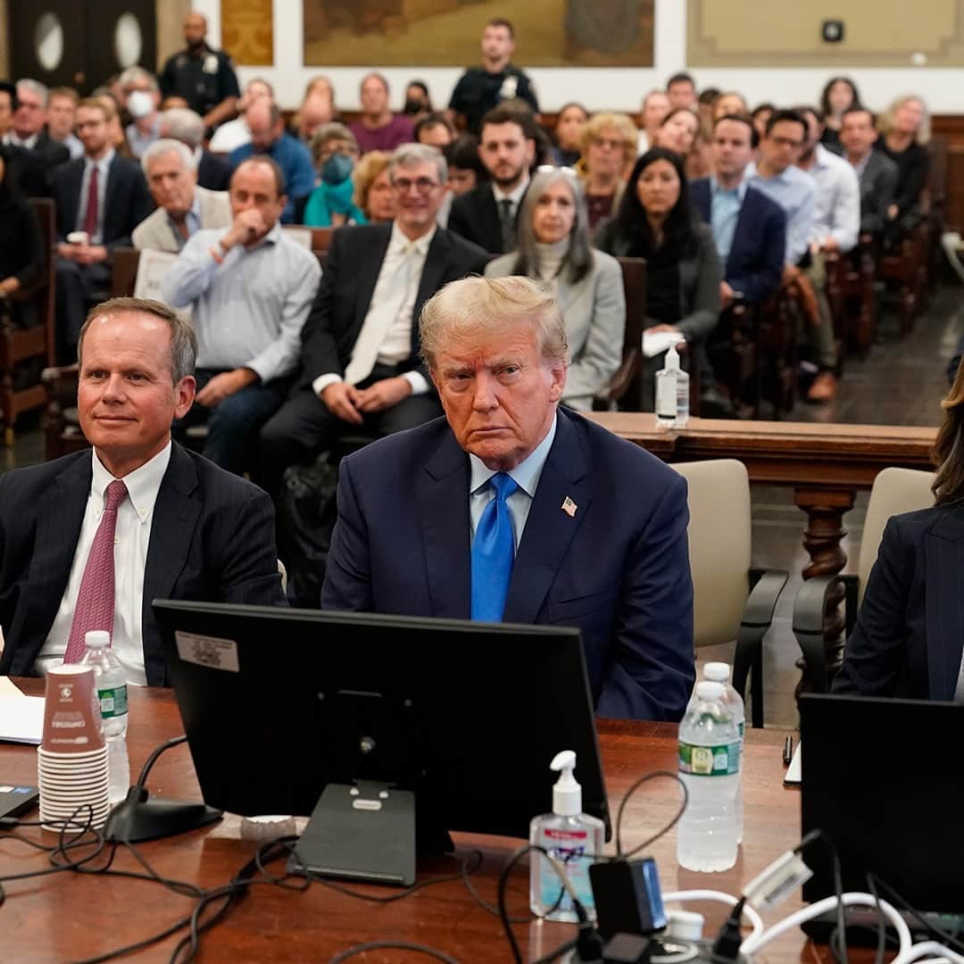 TIME Magazineのインスタグラム：「Today marks the first day of the civil trial against former President Donald Trump.  The case, brought by New York Attorney General Letitia James, accuses the business-mogul-turned-politician and his company of deceiving banks, insurers and others by habitually misstating his wealth in financial statements.  Trump showed up voluntarily for the trial, with his control over Trump Tower and some other major real estate holdings in jeopardy.  “This is a continuation of the single greatest witch hunt of all time,” Trump said as he approached the courtroom.  Link in bio.  Photograph by Seth Wenig—Pool/@gettyimages」