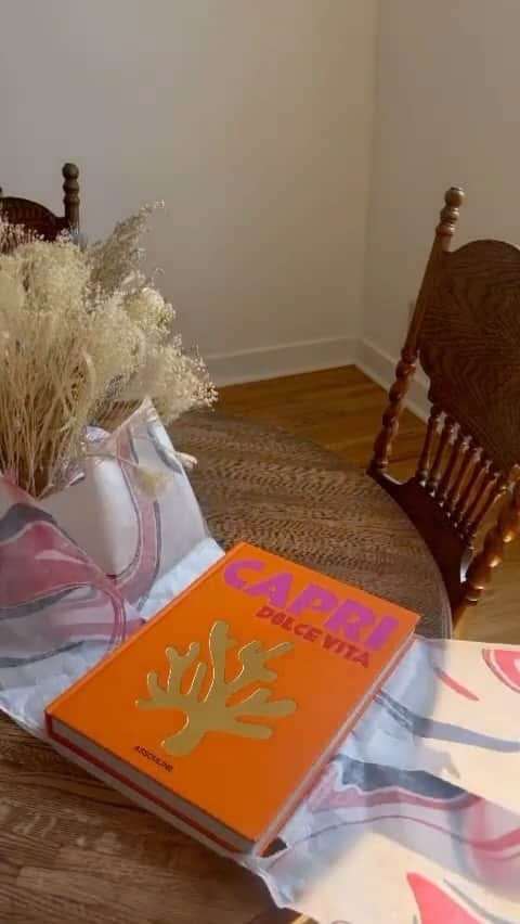 Fred Segalのインスタグラム：「Unbox the coffee table book of your dreams with @taryndudley. 🧡」