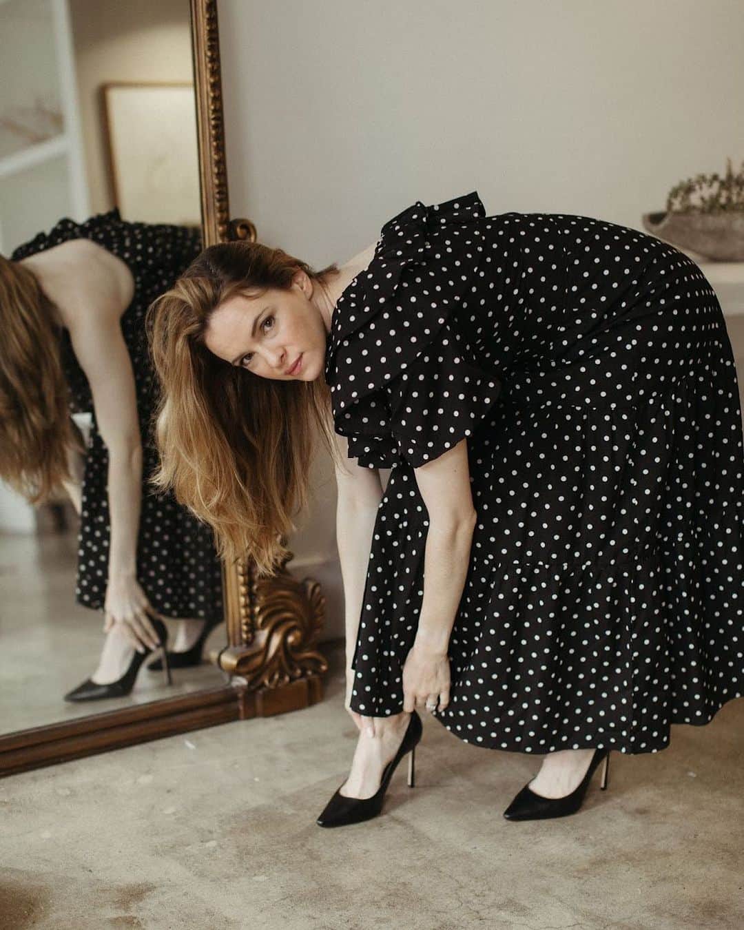 ダニエル・パナベイカーのインスタグラム：「Putting on my dancing shoes💃🏻」