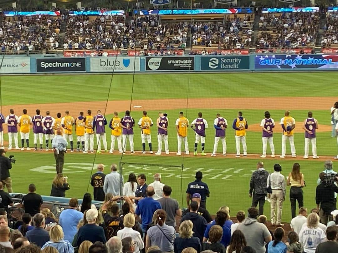 ジュディ・グリアさんのインスタグラム写真 - (ジュディ・グリアInstagram)「OMGEEEEEE 100 wins!!! @dodgers thank you for the most incredible season!!! Now it’s time for playoffs!! Let’s goooooooo!!!!!!!  #dodgers #dodgersstadium #dodgersbaseball #dodgerswin #playoffs」10月3日 5時10分 - missjudygreer