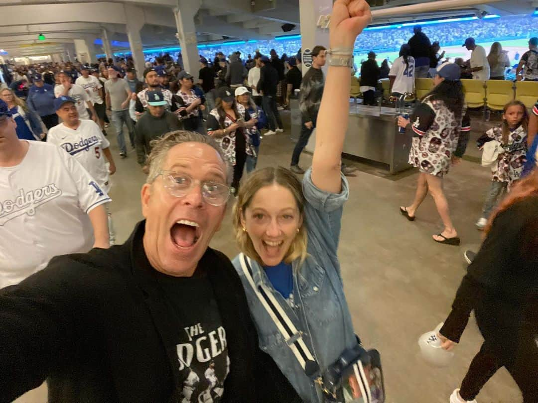 ジュディ・グリアのインスタグラム：「OMGEEEEEE 100 wins!!! @dodgers thank you for the most incredible season!!! Now it’s time for playoffs!! Let’s goooooooo!!!!!!!  #dodgers #dodgersstadium #dodgersbaseball #dodgerswin #playoffs」