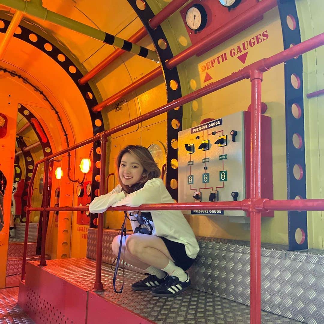 神谷由香のインスタグラム：「"Beatles Museum in Liverpool"  @thebeatles   ビートルズって名曲がありすぎて 世代じゃない私もたくさん曲知ってて、 その時代は本当に凄かったんだろなぁ…偉大。  ミュージアムの音声ガイドは日本語も しっかりありました🎧  リバプールからの帰り道はBeatles聴きながら 浸りながらロンドンに帰宅☺︎☺︎☺︎  #Liverpool #Beatles #beatlesmuseum #uk #ビートルズミュージアム #ビートルズ　#リバプール」