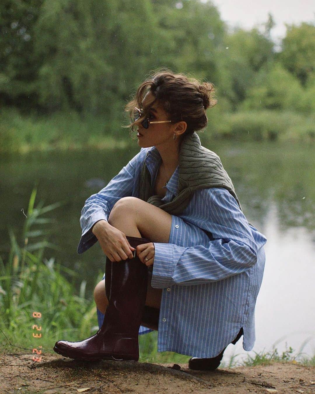 ハンターブーツのインスタグラム：「@cindy16zi styled the Original Tall Rainboots to perfection. #StyledInHunter #HunterBoots」