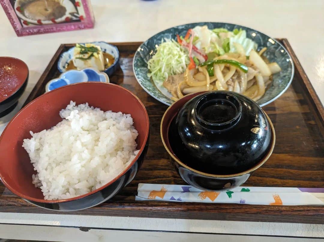 大和ヒロシさんのインスタグラム写真 - (大和ヒロシInstagram)「昼食は千葉県千葉市に在るブーケにて、豚ロースのしょうが焼き定食。 #ブーケ #千葉市」10月3日 12時36分 - yamatohiroshi