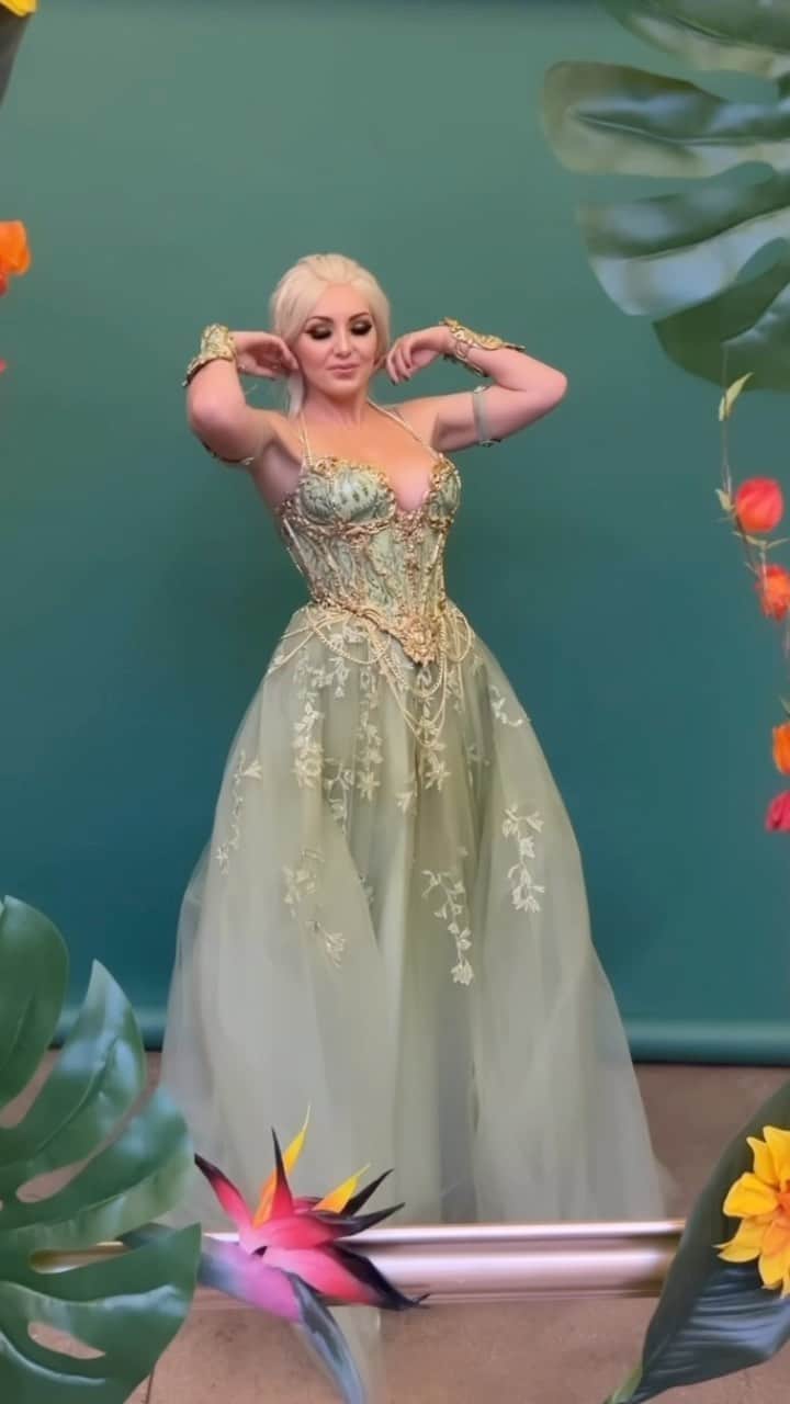 Jessica Nigriのインスタグラム：「🍃AHHHHHH!!🍃 This was such a fun project I decided to take on in prep for MayaHiga and QTCinderellas charity Gala! I’ve never done anything like this and if you know me you’ll know this is VERY different from my usual beat!  I made the Corset in 2 days! It helped the zoomed by having the base dress already from amazon!  Dress is from amazon&altered by me!  Corset inspiration from the one and only original porcelain corset God @candymakeupartist 💚 💚💚 go check them out they are FLAWLESSSS」