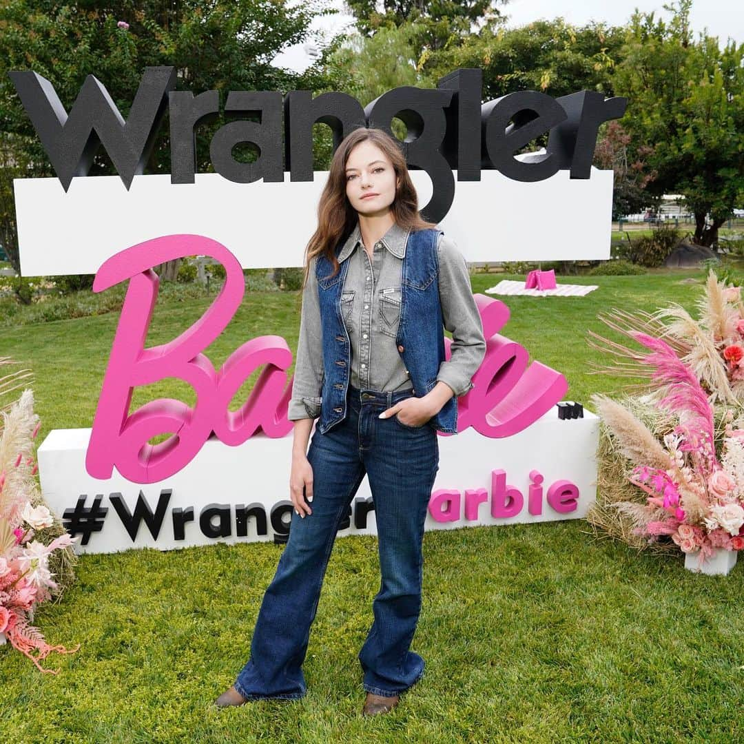 マッケンジー・フォイさんのインスタグラム写真 - (マッケンジー・フォイInstagram)「Thank you for having me!!!!! @wrangler @barbie」10月3日 7時18分 - mackenziefoy