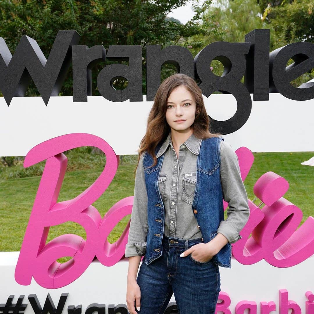 マッケンジー・フォイさんのインスタグラム写真 - (マッケンジー・フォイInstagram)「Thank you for having me!!!!! @wrangler @barbie」10月3日 7時18分 - mackenziefoy