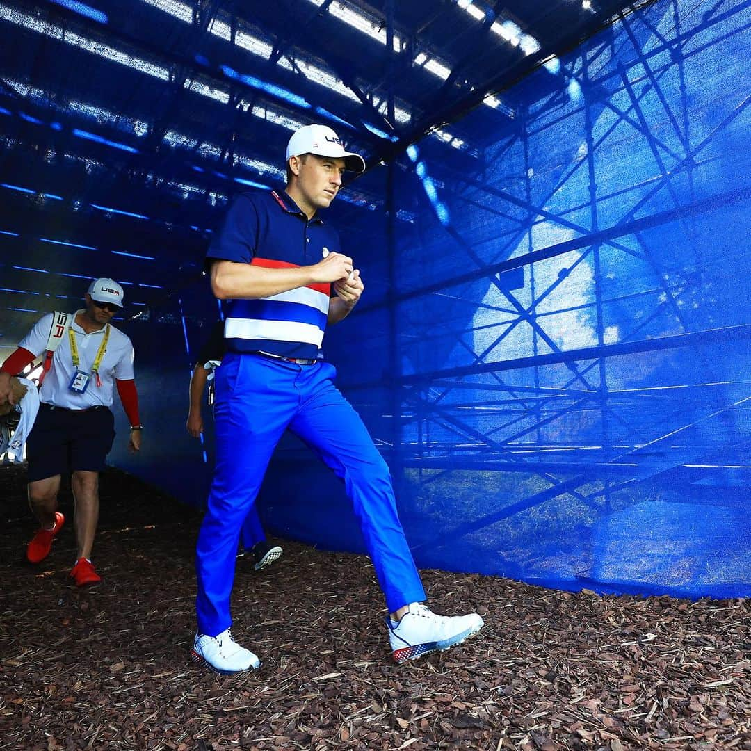 Jordan Spiethさんのインスタグラム写真 - (Jordan SpiethInstagram)「I’m always proud to wear red, white and blue — especially with these guys 🇺🇸 @rydercupusa」10月3日 7時31分 - jordanspieth