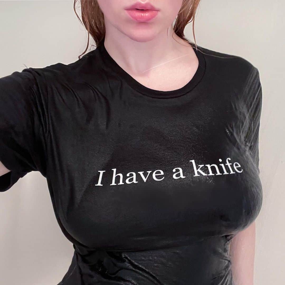 yungelitaのインスタグラム：「I have a knife   Never look down on someone, unless you’re getting head   Elita T-shirts   Shop if you’re hot  Elitaharkov.com」
